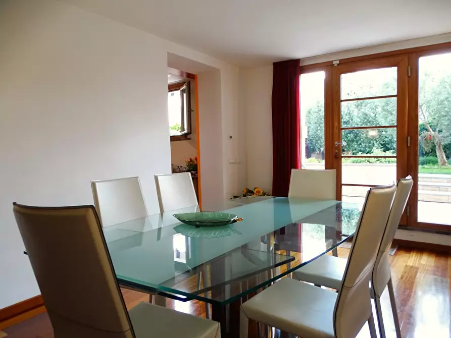 Immagine 14 di Villa in vendita  a San Miniato