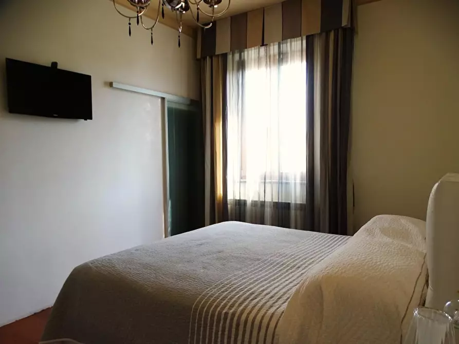 Immagine 7 di Villa in vendita  a San Miniato