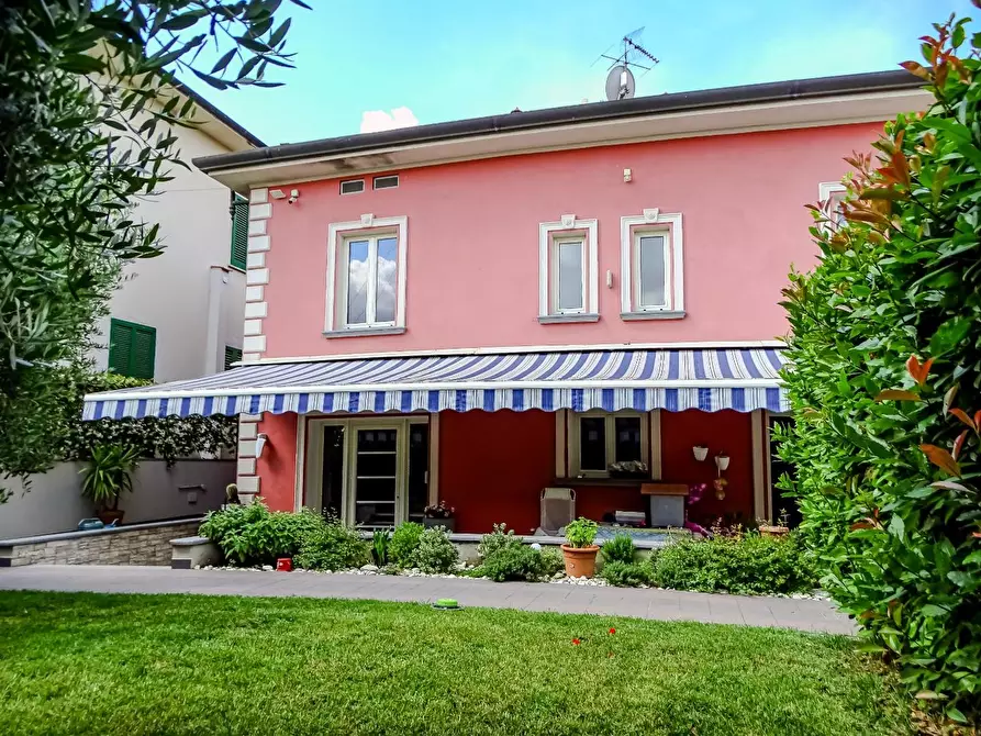 Immagine 46 di Villa in vendita  a San Miniato