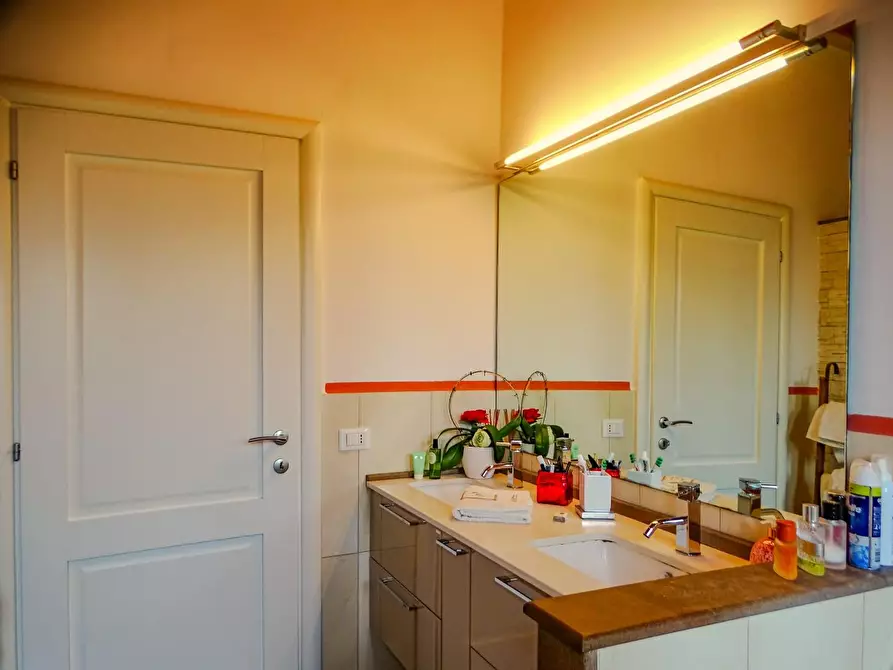 Immagine 18 di Villa in vendita  a San Miniato