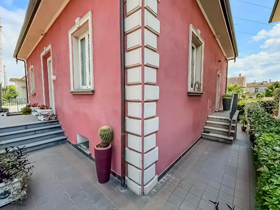 Immagine 53 di Villa in vendita  a San Miniato