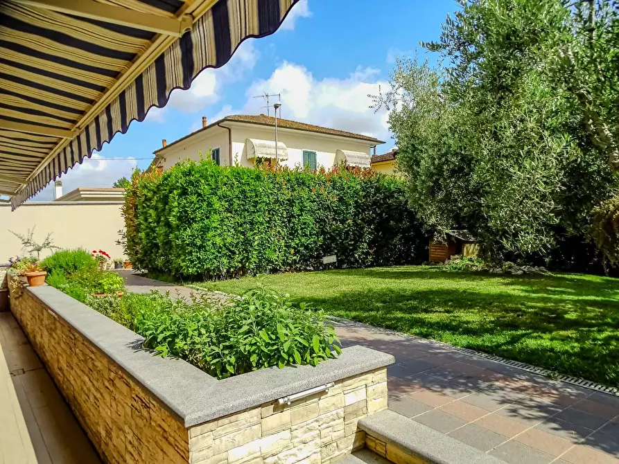 Immagine 2 di Villa in vendita  a San Miniato