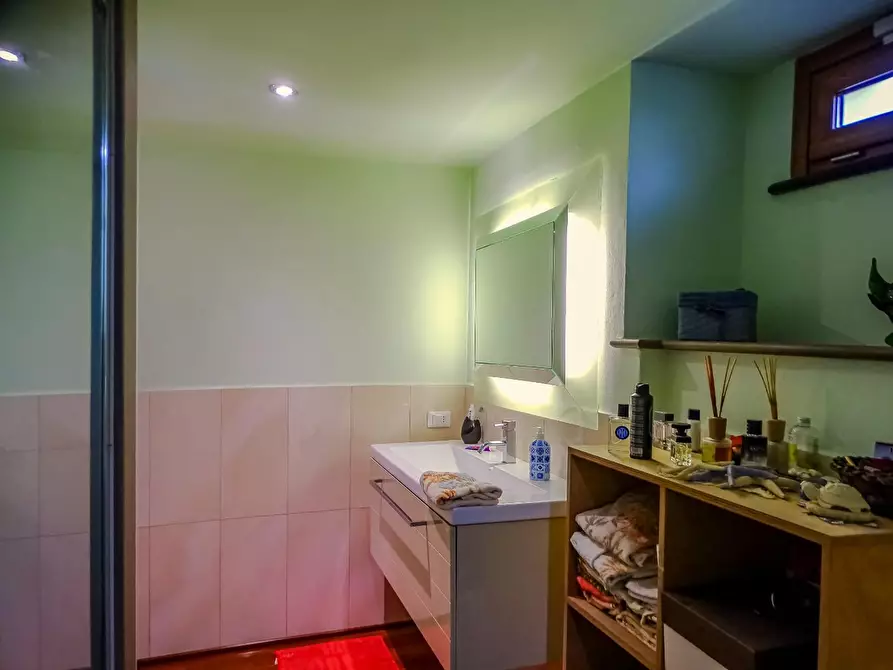 Immagine 27 di Villa in vendita  a San Miniato