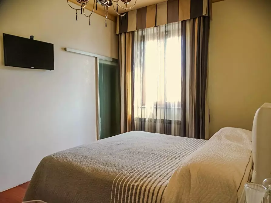 Immagine 5 di Villa in vendita  a San Miniato