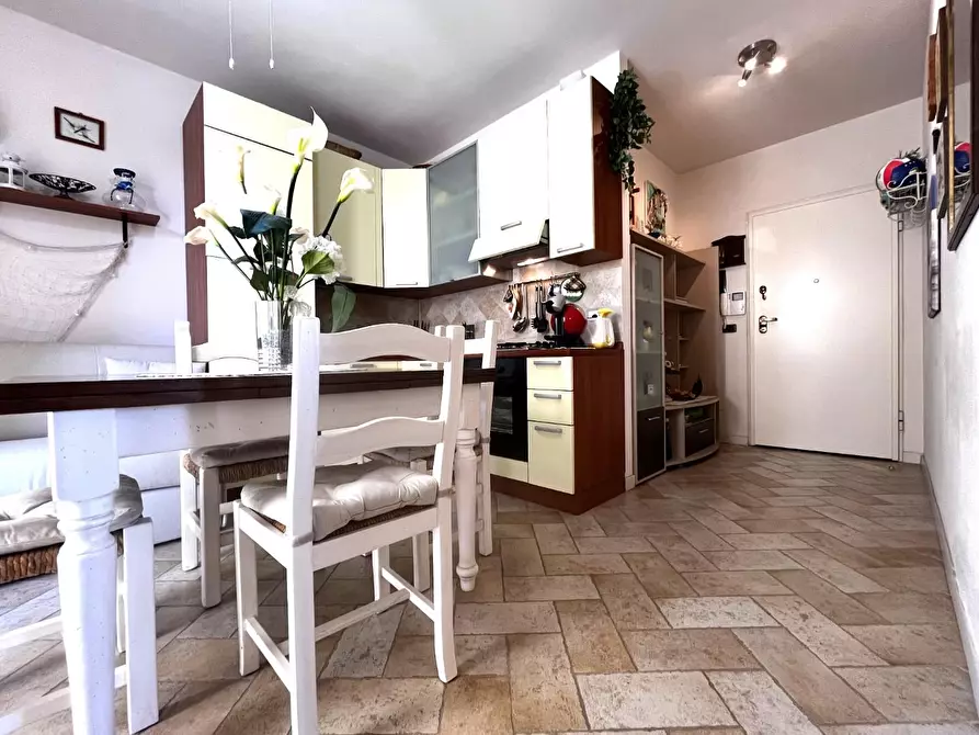 Immagine 5 di Appartamento in vendita  a Rosignano Marittimo