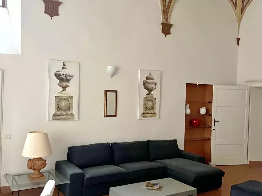 Immagine 4 di Appartamento in vendita  a Siena