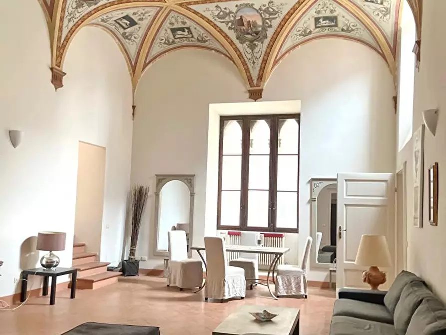 Immagine 1 di Appartamento in vendita  a Siena