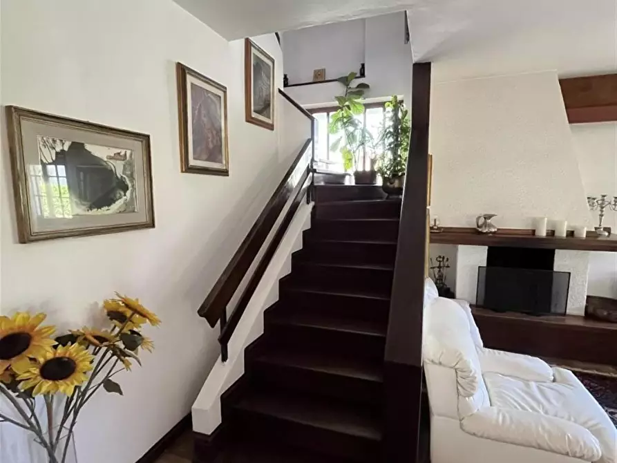 Immagine 13 di Villa in vendita  a Massa