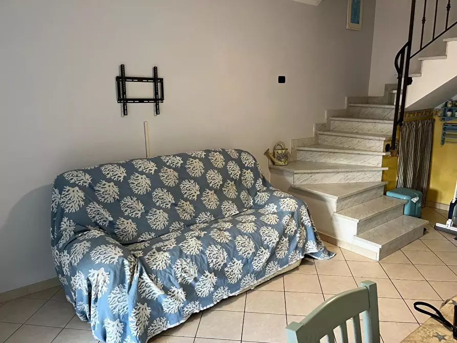 Immagine 5 di Terratetto in vendita  a Massa