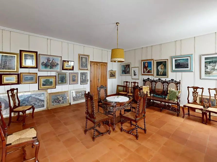 Immagine 31 di Villa in vendita  a Capannori