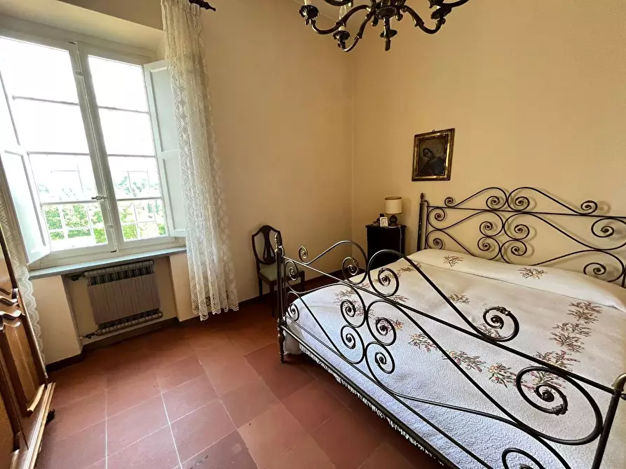 Immagine 45 di Villa in vendita  a Capannori