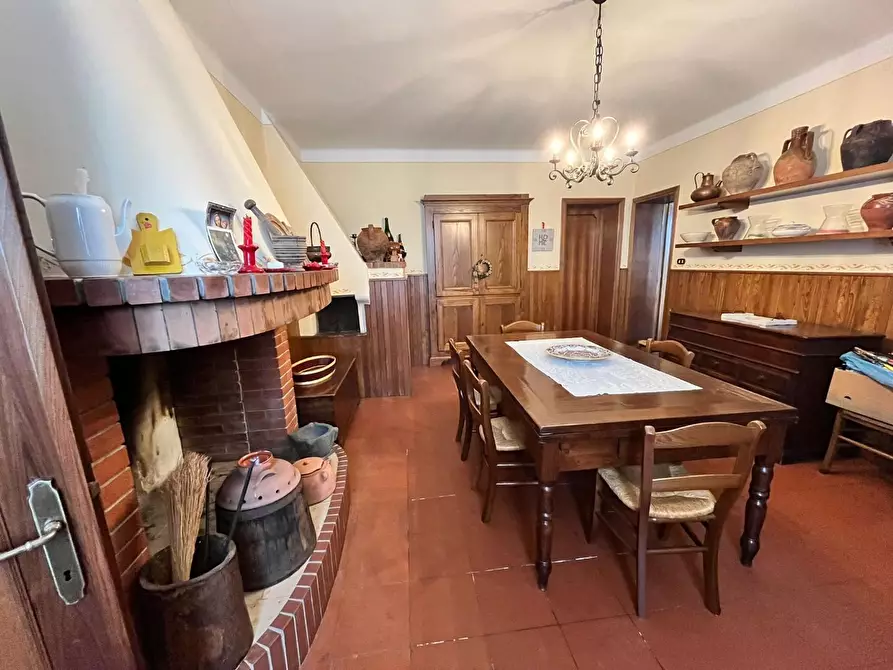 Immagine 25 di Villa in vendita  a Capannori