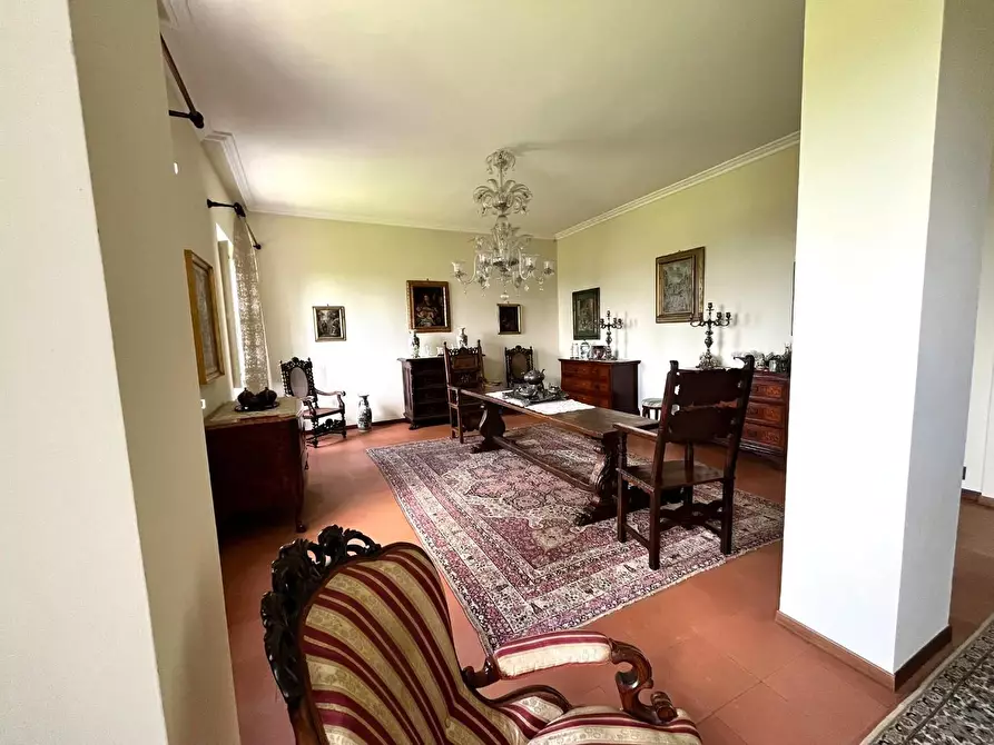 Immagine 54 di Villa in vendita  a Capannori