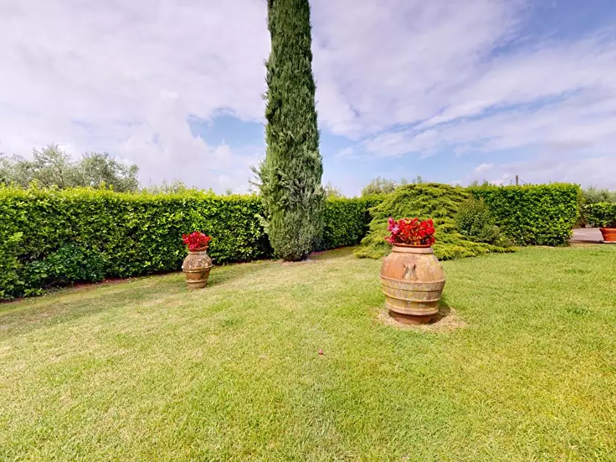 Immagine 7 di Villa in vendita  a Capannori