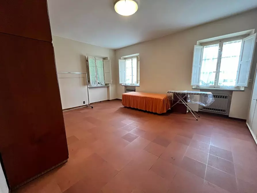 Immagine 50 di Villa in vendita  a Capannori