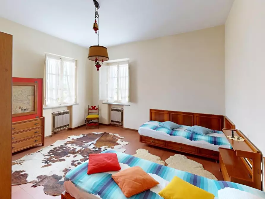 Immagine 77 di Villa in vendita  a Capannori