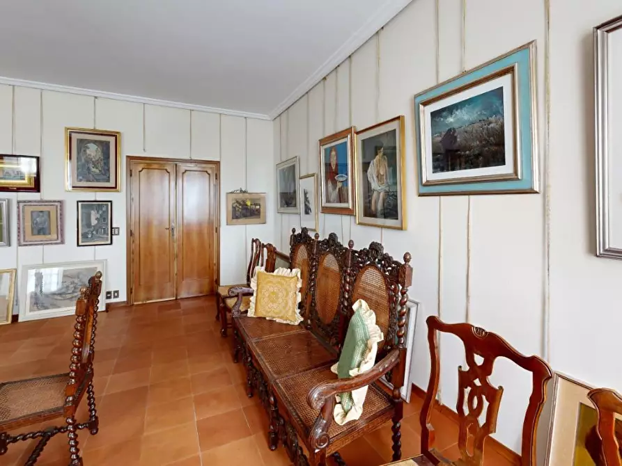 Immagine 32 di Villa in vendita  a Capannori
