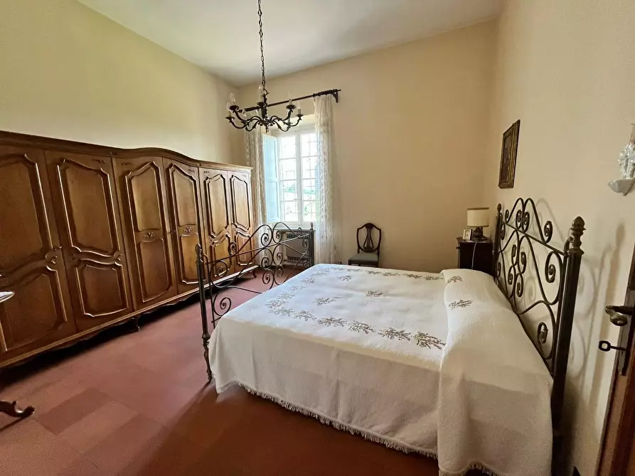 Immagine 46 di Villa in vendita  a Capannori