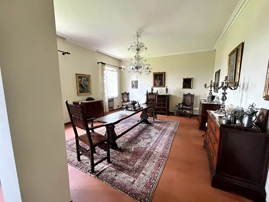 Immagine 56 di Villa in vendita  a Capannori