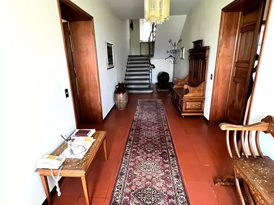 Immagine 13 di Villa in vendita  a Capannori