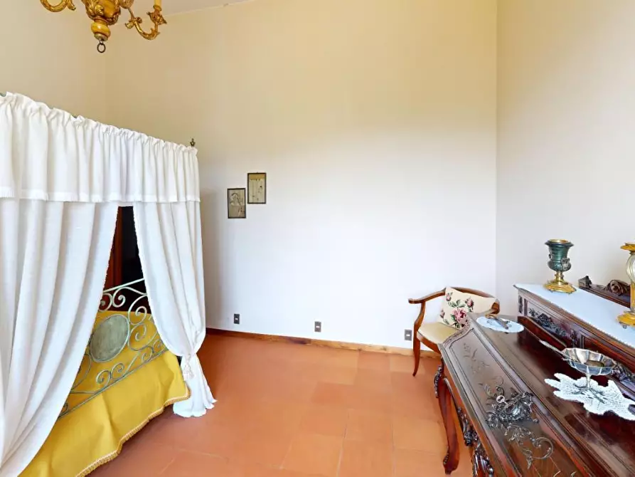 Immagine 37 di Villa in vendita  a Capannori
