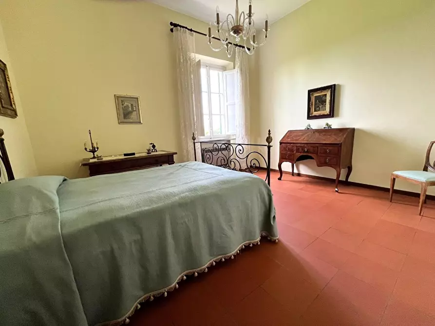 Immagine 52 di Villa in vendita  a Capannori
