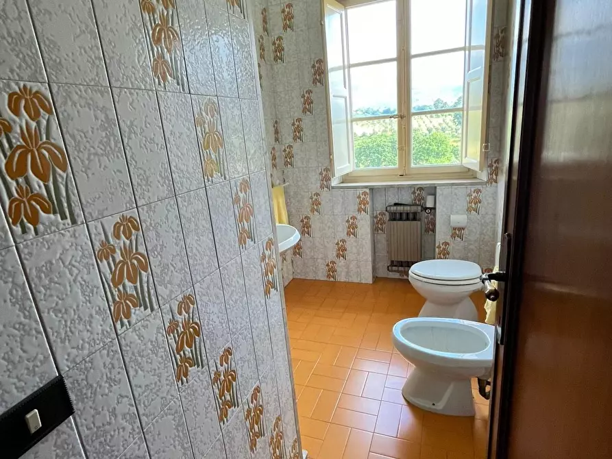 Immagine 39 di Villa in vendita  a Capannori