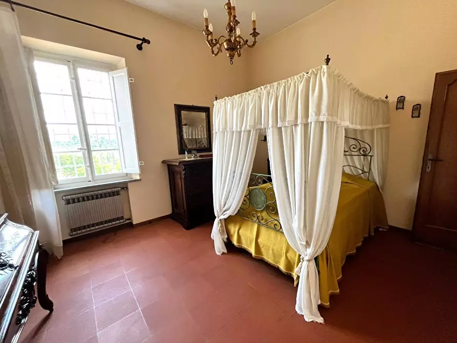 Immagine 36 di Villa in vendita  a Capannori