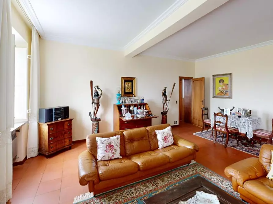 Immagine 14 di Villa in vendita  a Capannori