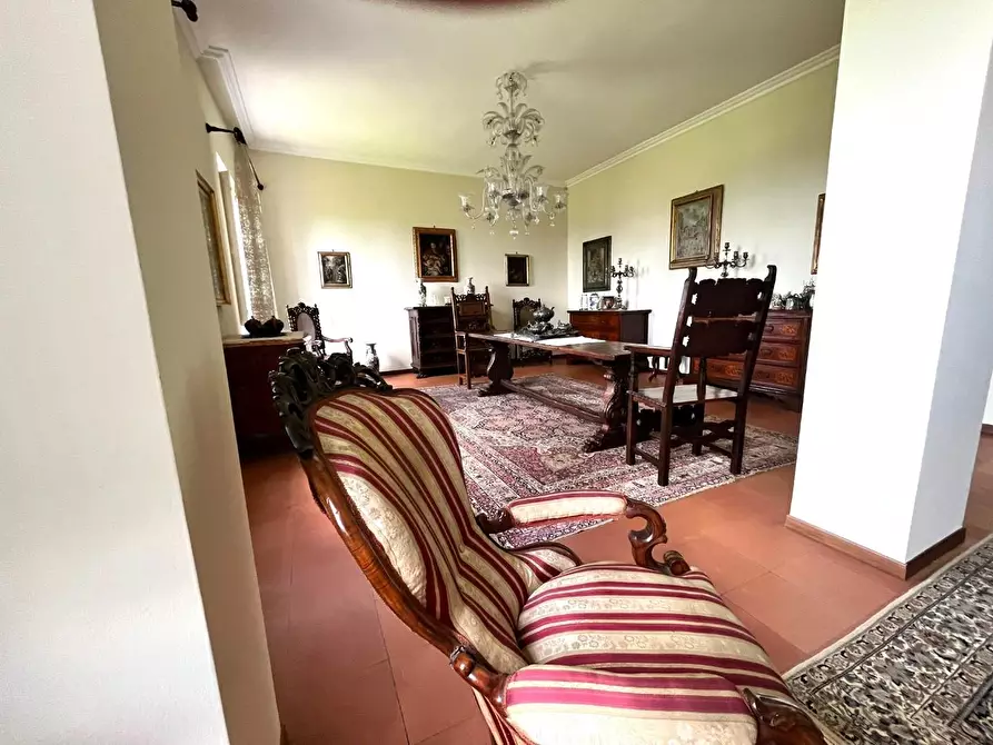 Immagine 55 di Villa in vendita  a Capannori