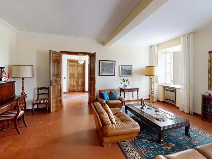 Immagine 15 di Villa in vendita  a Capannori