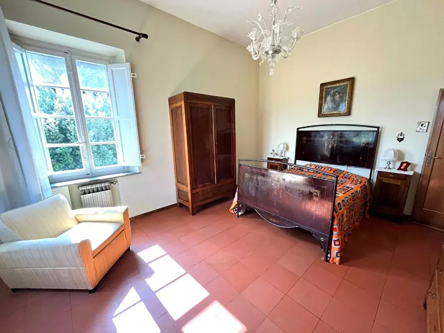 Immagine 58 di Villa in vendita  a Capannori