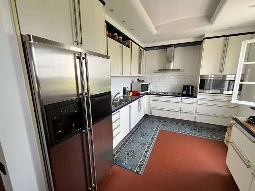 Immagine 18 di Villa in vendita  a Capannori