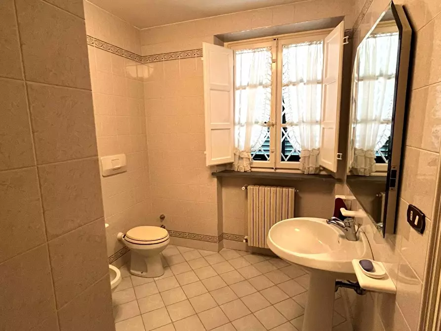 Immagine 69 di Villa in vendita  a Capannori