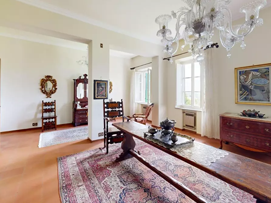 Immagine 65 di Villa in vendita  a Capannori