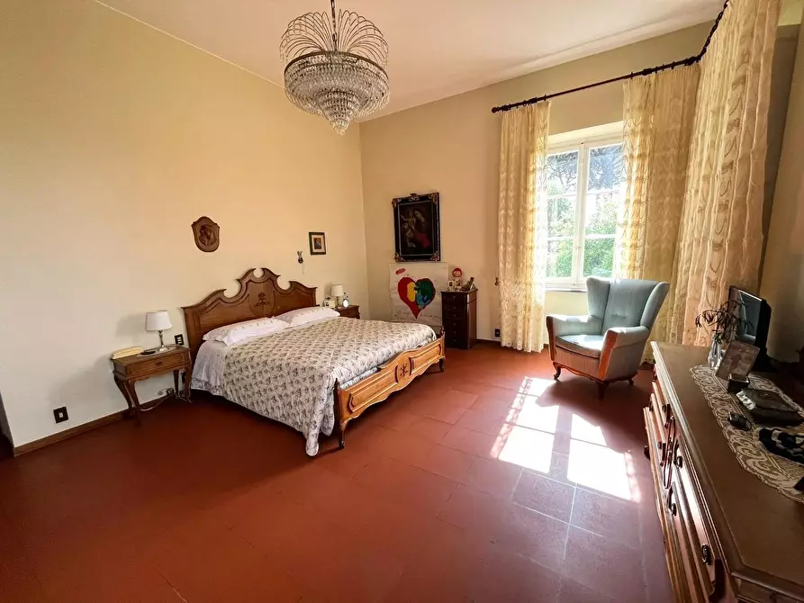 Immagine 44 di Villa in vendita  a Capannori