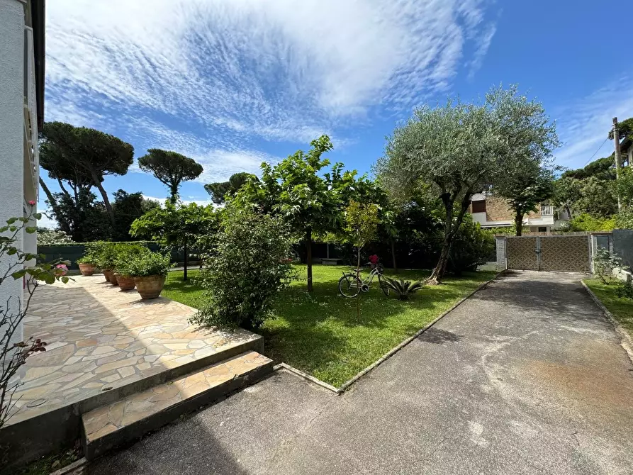 Immagine 27 di Porzione di casa in affitto  a Forte Dei Marmi