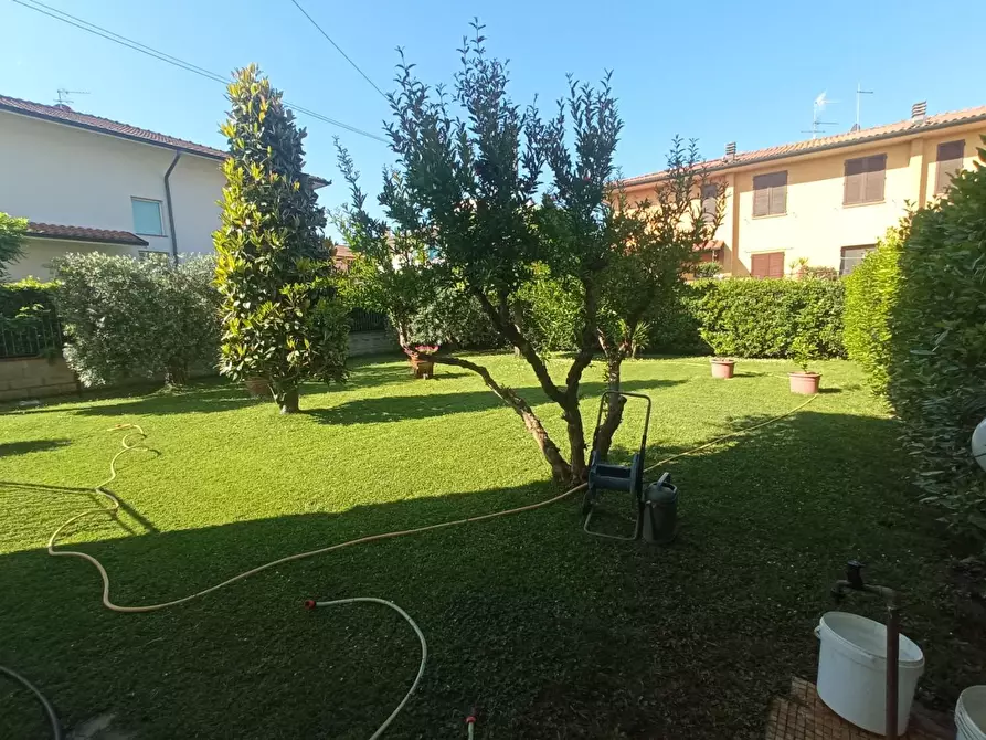 Immagine 2 di Casa indipendente in vendita  a Santa Croce Sull'arno