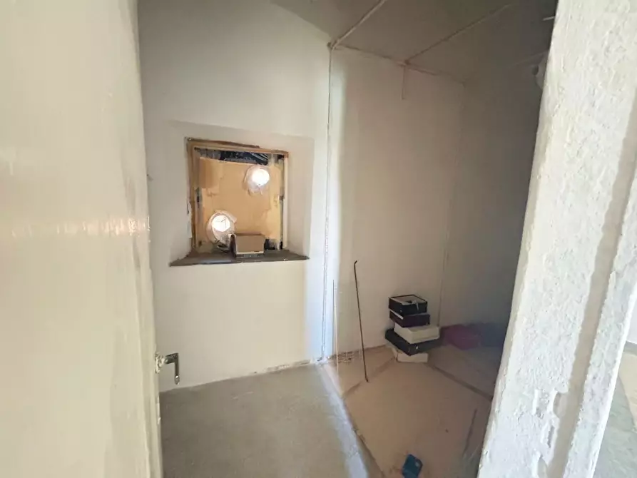 Immagine 23 di Appartamento in vendita  a Livorno