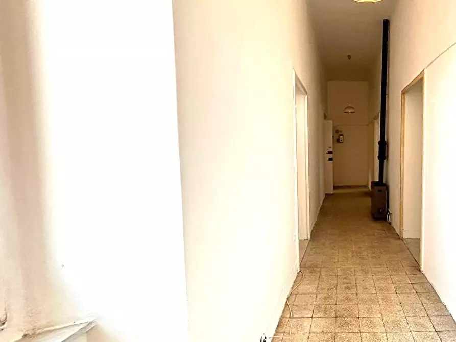 Immagine 2 di Appartamento in vendita  a Livorno
