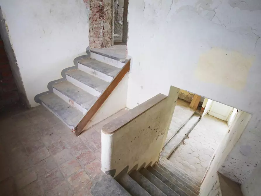 Immagine 20 di Casa colonica in vendita  a Monsummano Terme