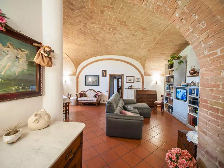 Immagine 6 di Appartamento in vendita  a Siena