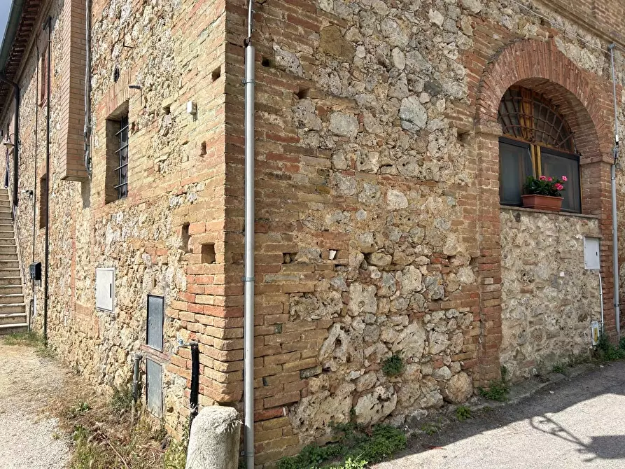 Immagine 41 di Appartamento in vendita  a Siena