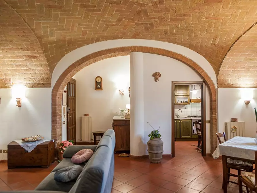 Immagine 27 di Appartamento in vendita  a Siena