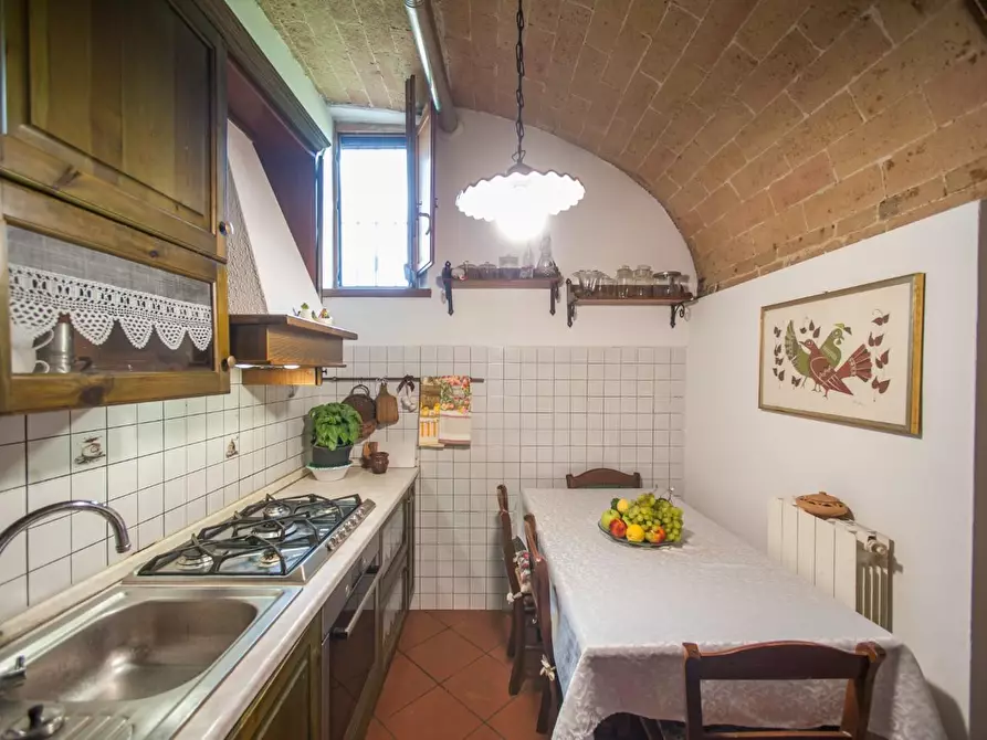 Immagine 8 di Appartamento in vendita  a Siena