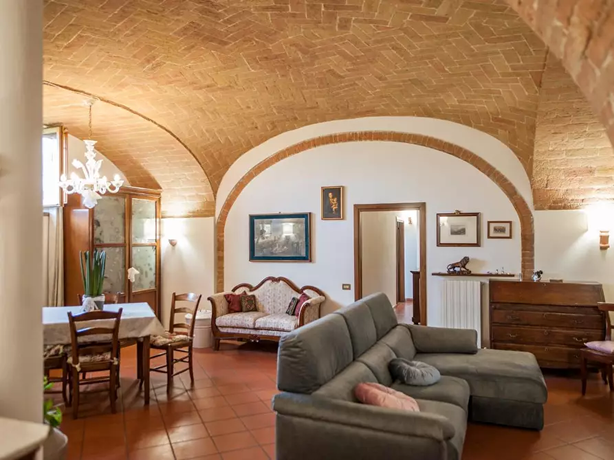 Immagine 30 di Appartamento in vendita  a Siena