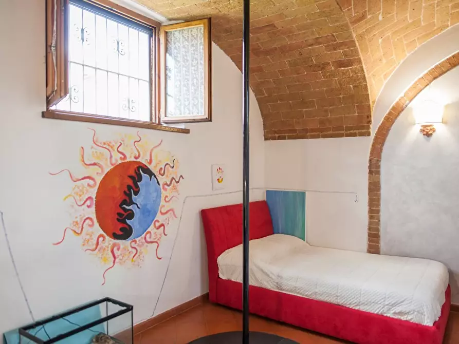 Immagine 38 di Appartamento in vendita  a Siena