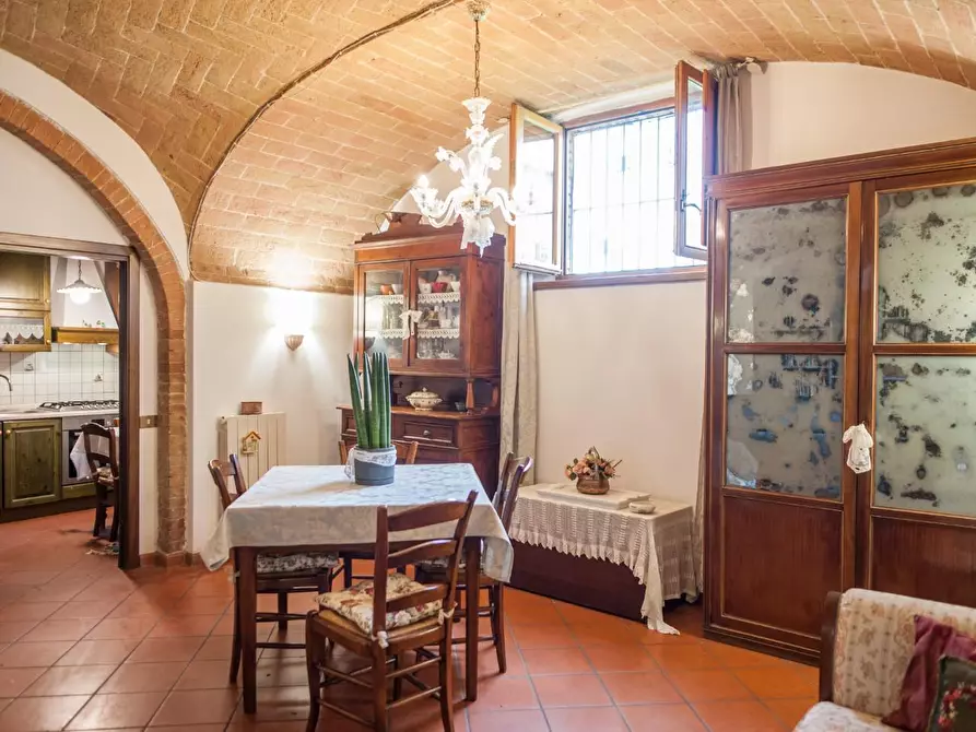 Immagine 31 di Appartamento in vendita  a Siena