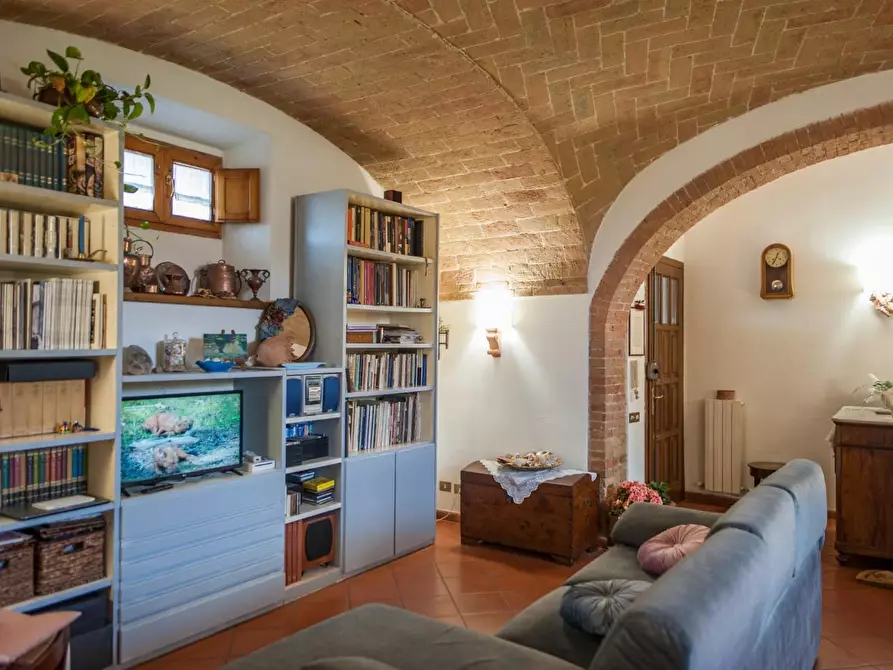 Immagine 33 di Appartamento in vendita  a Siena