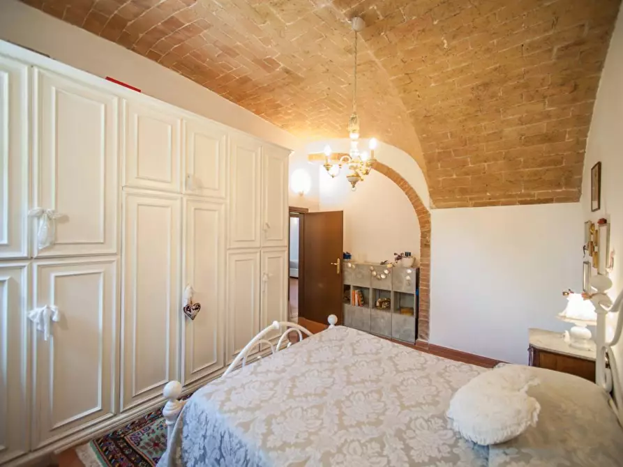 Immagine 18 di Appartamento in vendita  a Siena